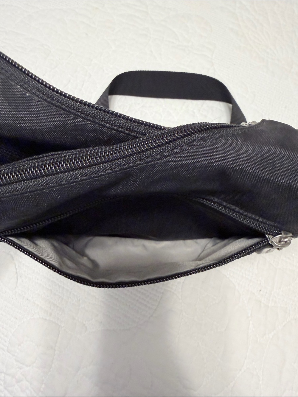 Baggallini Black Cheetah Bag - Picture 4 of 8